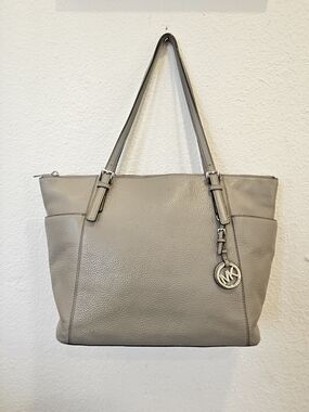 Michael Kors Jet Set Large East West Top Zip Pebbled Leather Tote